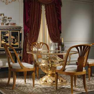 Dining room in wood and crystal