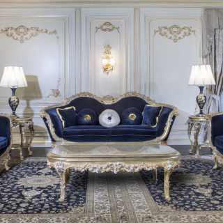 Salotto classico con intagli